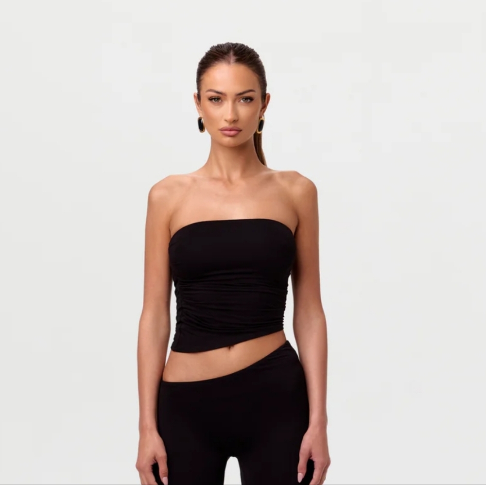 NWT: Naked Wardrobe Smooth Black Shirred Tube Top - Size M!